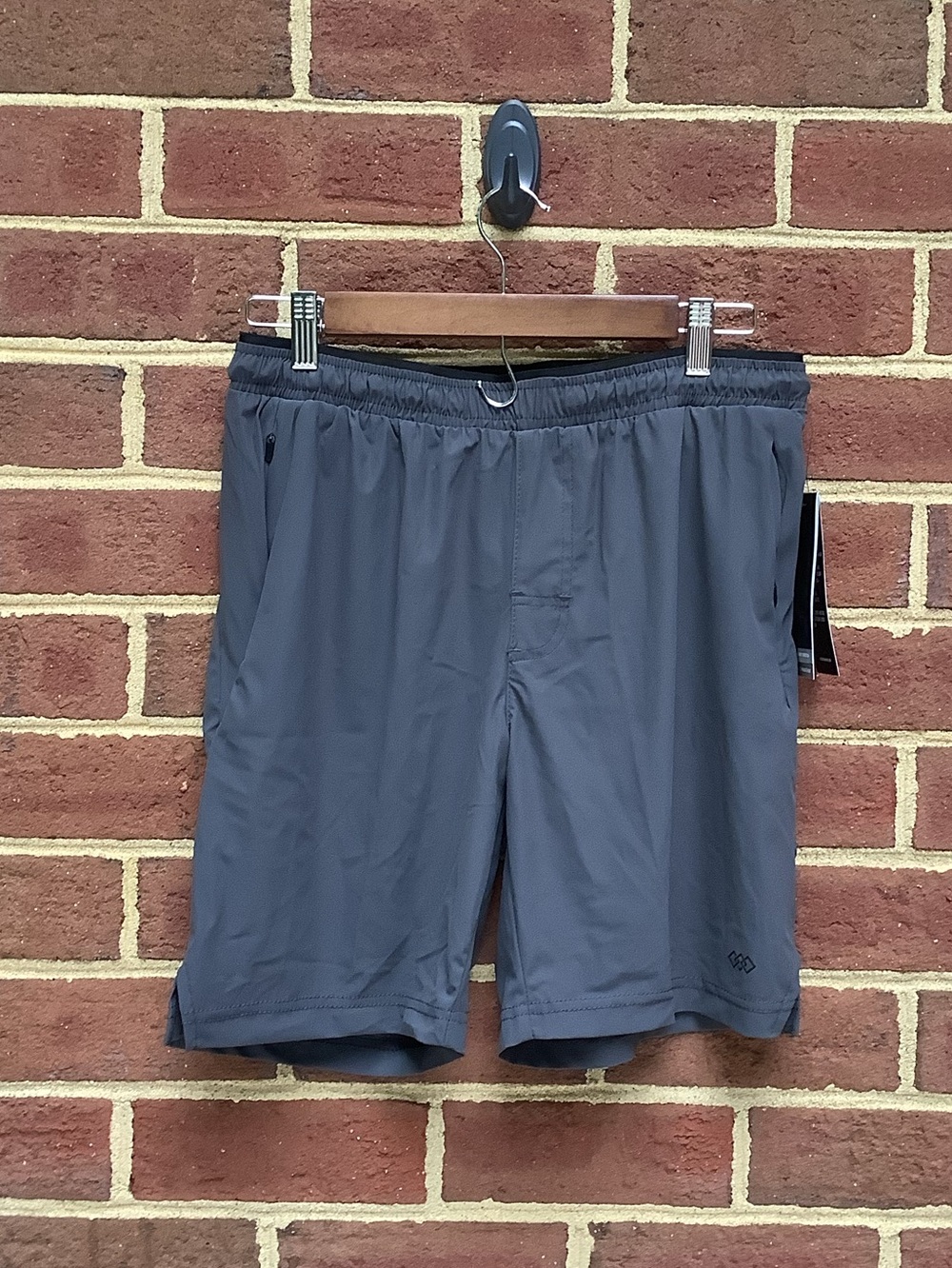 NWT LEG3ND Charcoal Gray Shorts Stretch 7” Elastic M
